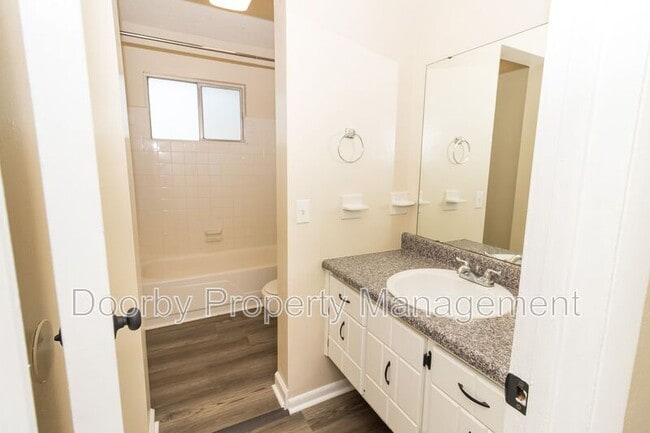 Photo - 2425 Ashmore Ave Unit 11