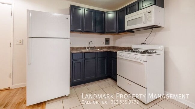 Photo - 2401 W Balmoral Ave Unit 2D