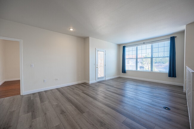 Photo - 8555 W Russell Rd