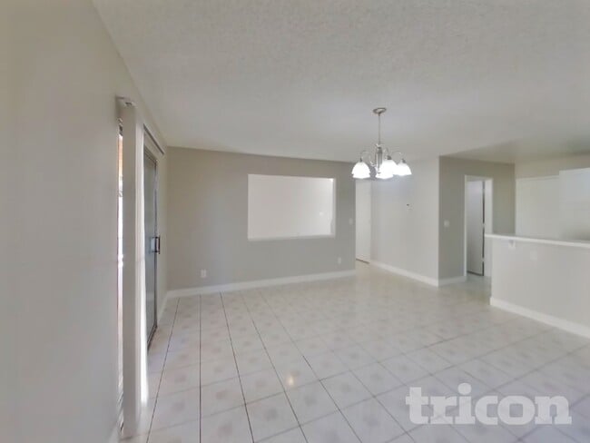 Photo - 5728 Fairlight Dr