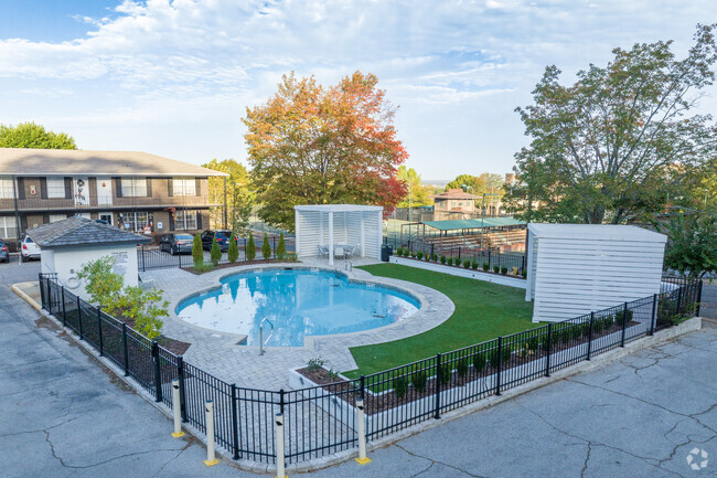 Building Photo - Cliff Terrace Rental