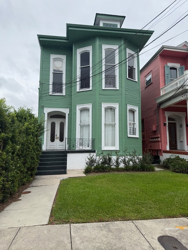 Front view - 4223 Prytania St Unit Apt D