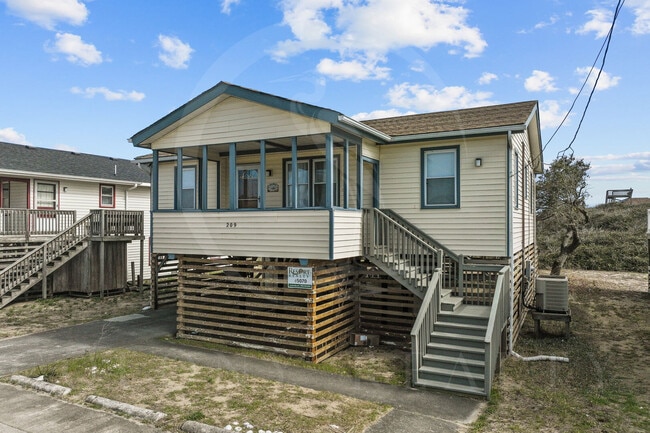 Photo - 209 E Walker St