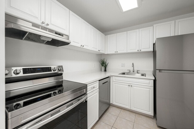 2/2 - Kitchen