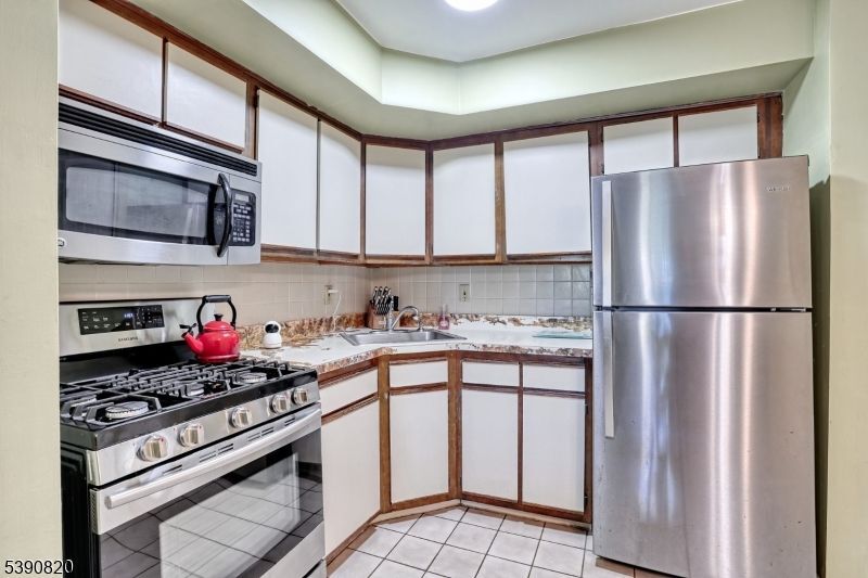 Photo - 2400 NE 10th St