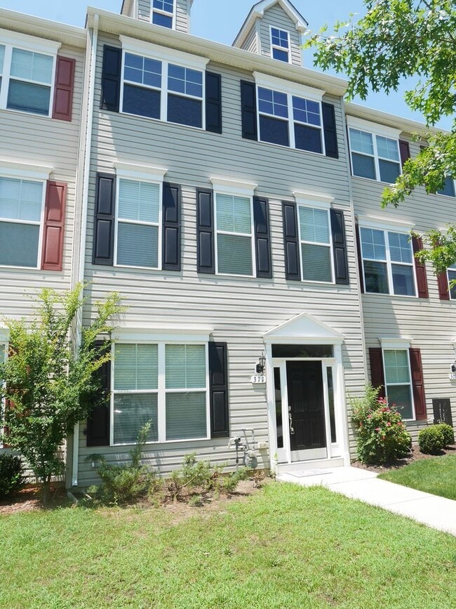 Stunning 3 Bedroom Townhouse Easton, MD - Stunning 3 Bedroom Townhouse Easton, MD