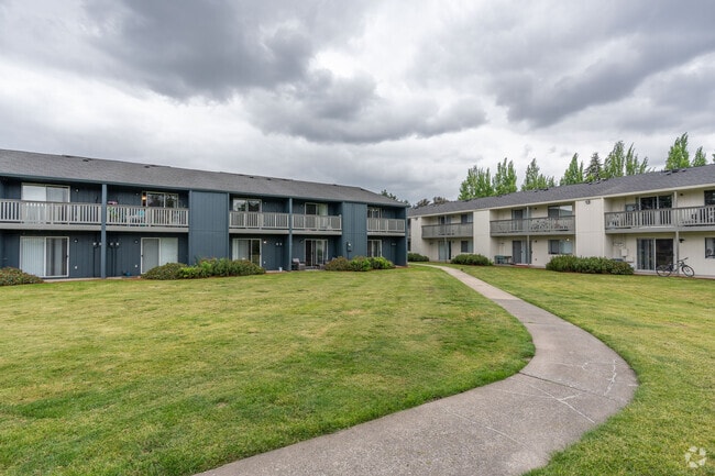 Exterior - Oak Creek