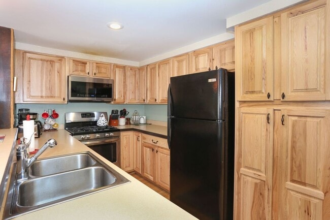 Photo - Walk to Main St and Gondola! Furnished! In unit sauna and amenities! Flexible lease terms!
