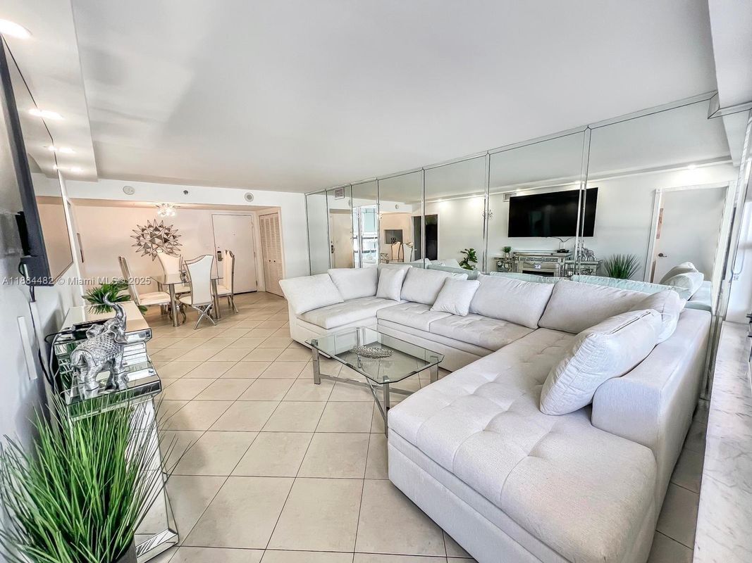 Photo - 5225 Collins Ave