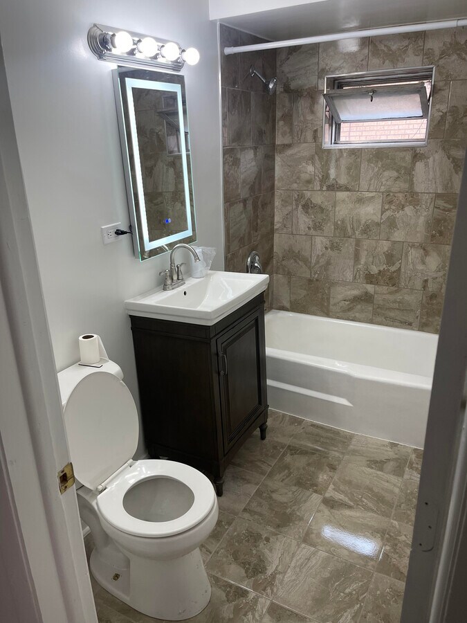 bathroom - 3033 E 79th St