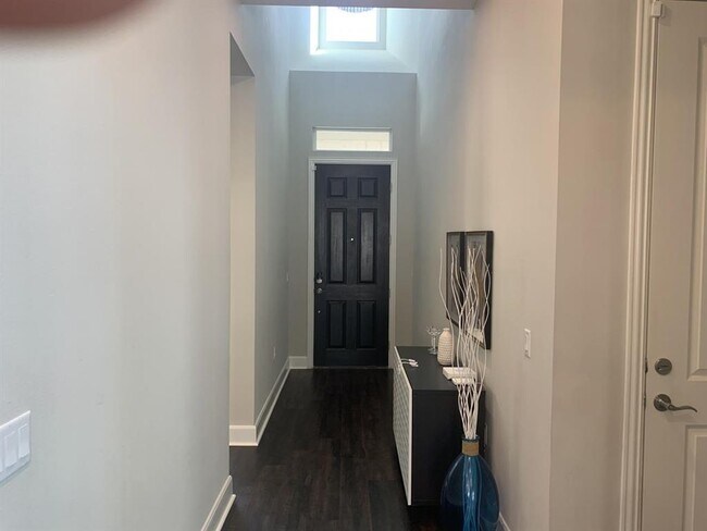 Photo - 12504 Ayrshire Wy