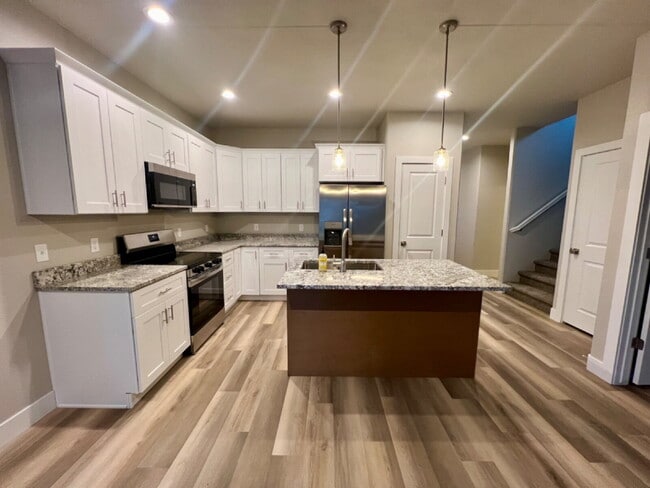 Building Photo - 3 Bedroom New Build Available Now!