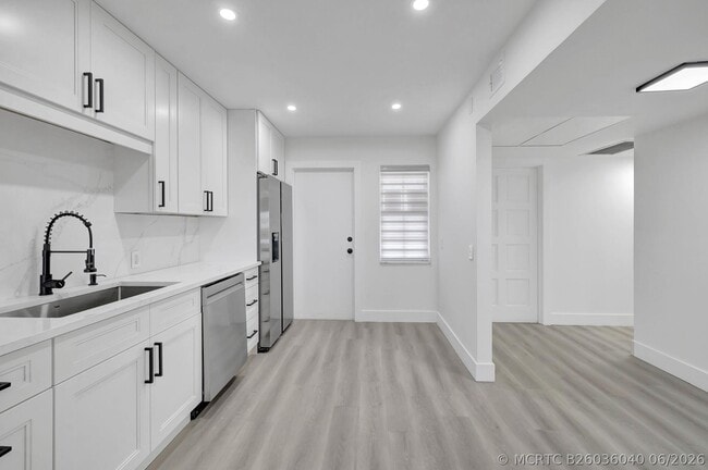 Photo - 3050 N Palm Aire Dr Unit 704