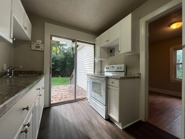 Photo - 1256 Edgewood Rd