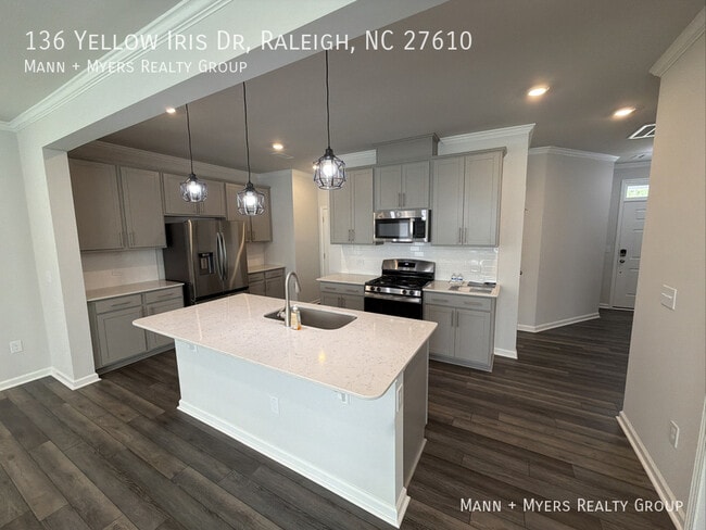 Photo - 136 Yellow Iris Dr