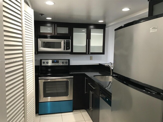 Photo - 540 Brickell Key Dr Condo Unit 1002