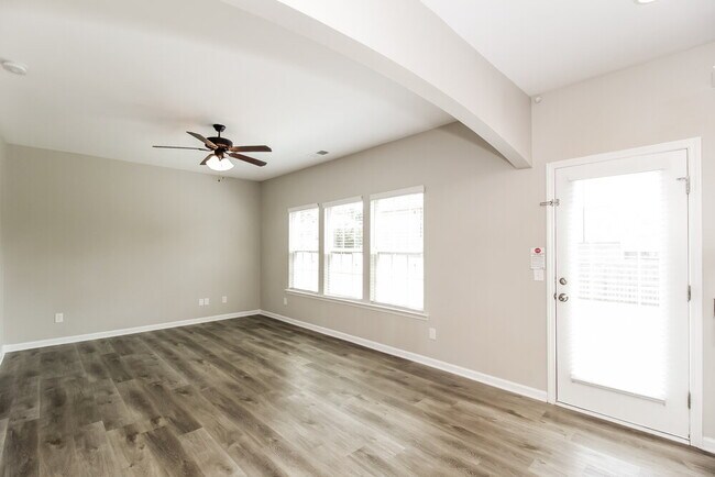 Photo - 28 Shaw Blvd