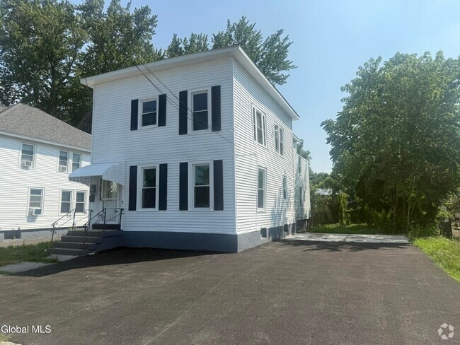 Building Photo - 11 Clifford Rd Rental