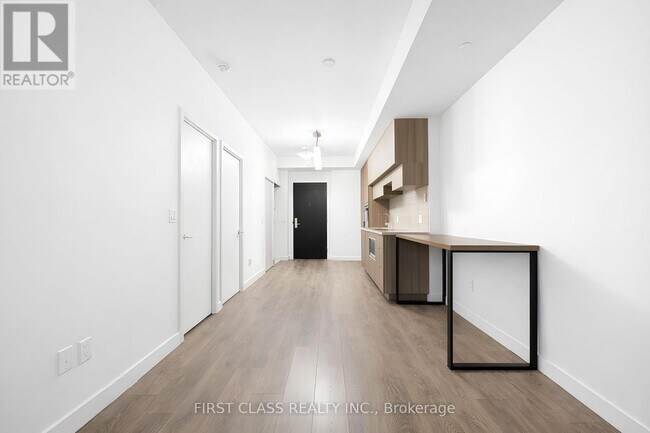 Photo - 8 Eglinton Ave E Unit 3210