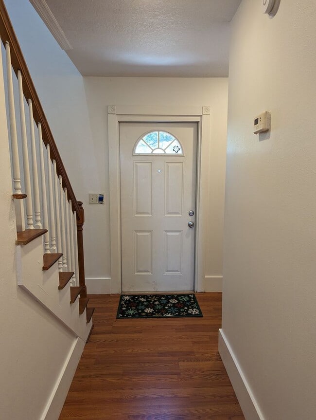 Photo - Farm House on Acreage for Rent