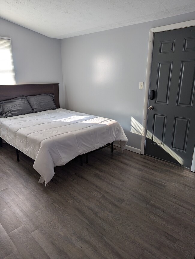 Photo - 1531 S Main St