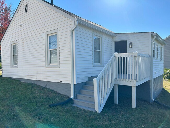 Photo - 2923 Old Greensboro Rd