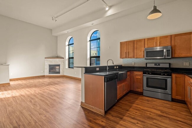 Photo - 138 W Pittsburgh Ave Unit 138