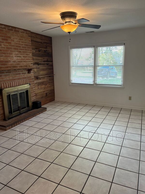 Photo - 217 Scottlynn Dr