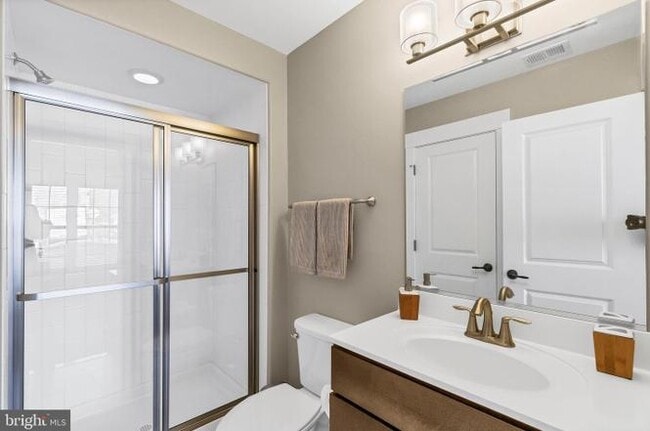 Photo - 3613 Fleet St