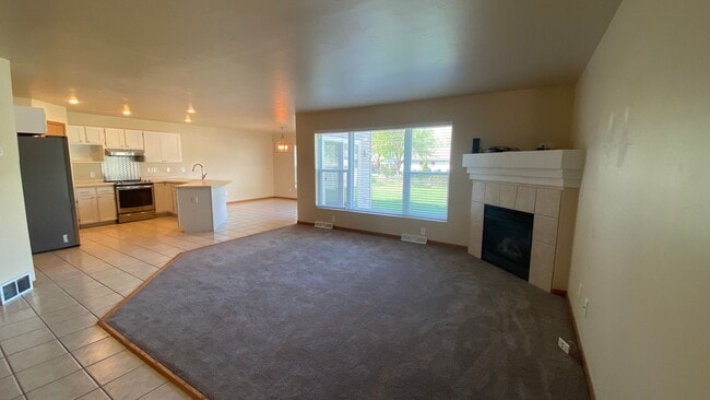 Photo - Rotherham: 151-153 East River Drive Duplex Unit 151 East River Drive