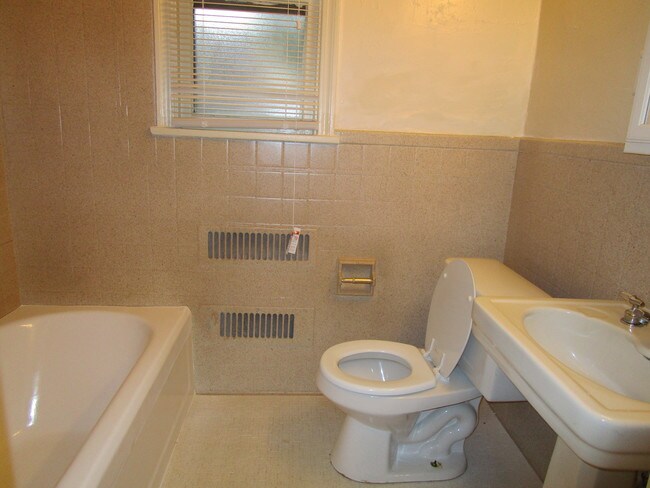 Photo - 740 S Negley Ave