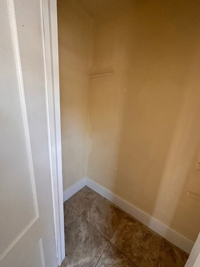 Photo - 12-14-14 St Louis St Unit 14 Saint Louis - Apt B