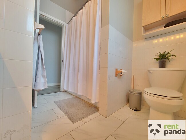 Photo - Highland Student Rental