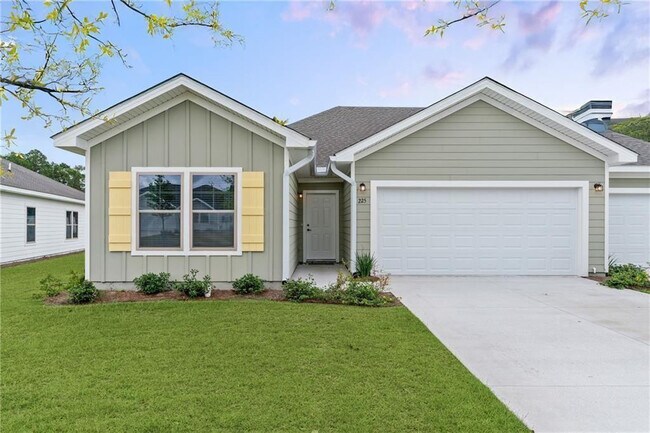 311 Bottlebrush Walk