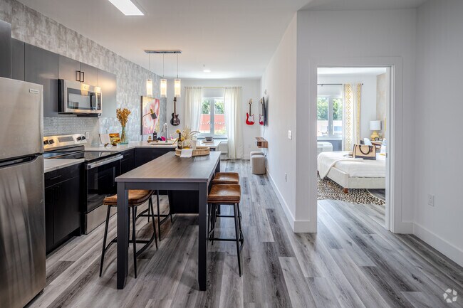 1 habitación, 1 baño - 551 pies cuadrados - Cocina/sala de estar/dormitorio - The Essex