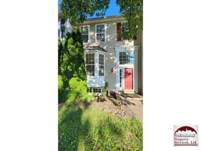 Spacious 3 Level Townhome In Wellington Tr... - Spacious 3 Level Townhome In Wellington Tr...