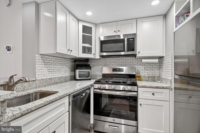 Building Photo - 1050 N Taylor St Unit 1-313 Rental
