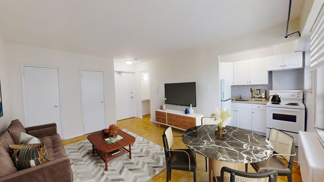 Photo - 267 St. George Street