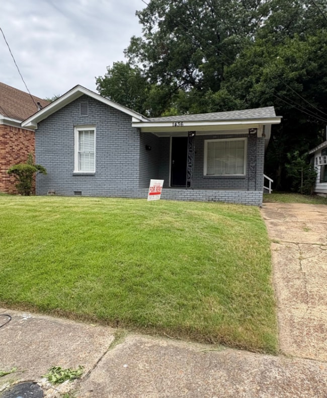 Photo - Cozy & Comfortable Newly Renovated 3 Bedroom Home in Hyde Park Area