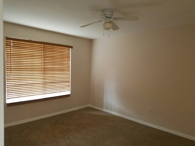 Photo - 1105 Villa Cir