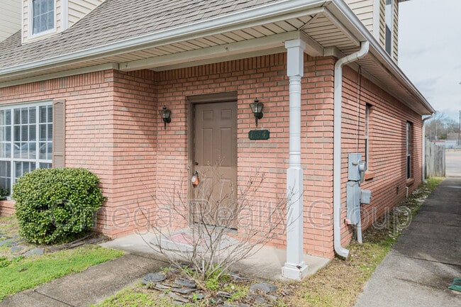 Photo - 1434 Amberley Woods Cv