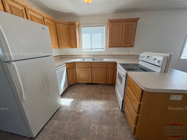 Building Photo - 230 W Anderson St Unit 3