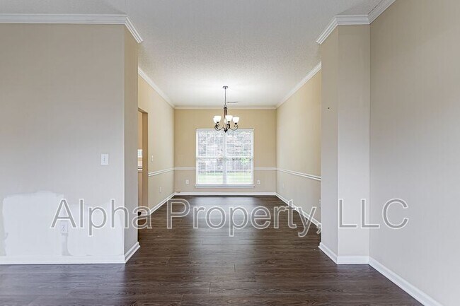 Photo - 8 Cotter Ln