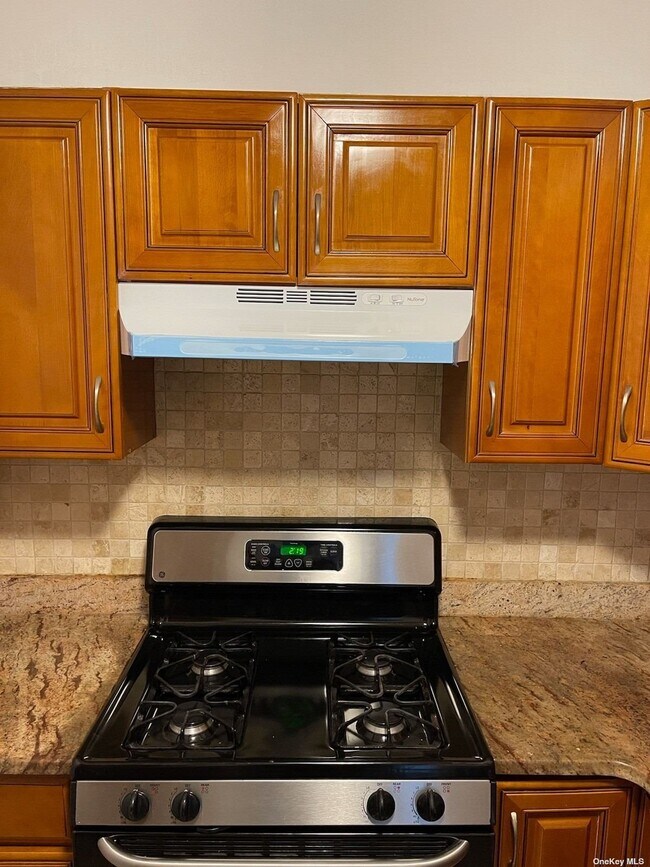 Photo - 62-10 Woodside Ave Unit 405