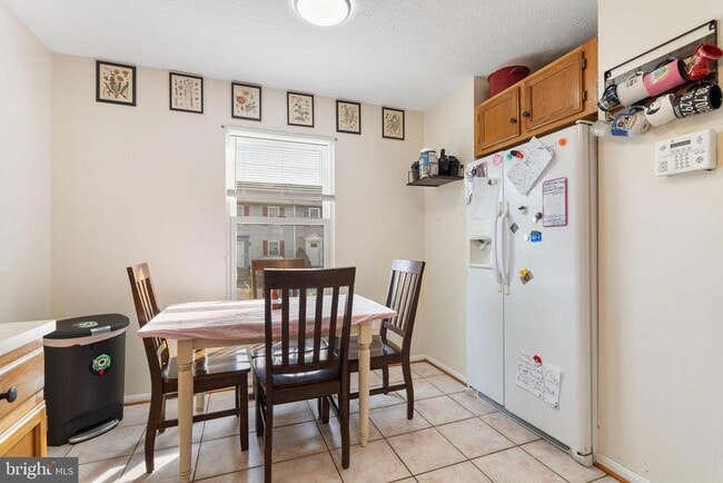 Photo - 520 Kingdom Ct