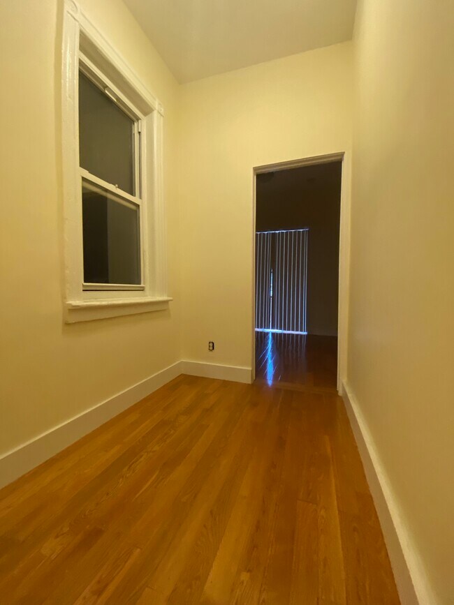 Common area - 852 Amsterdam Ave Unit 2n