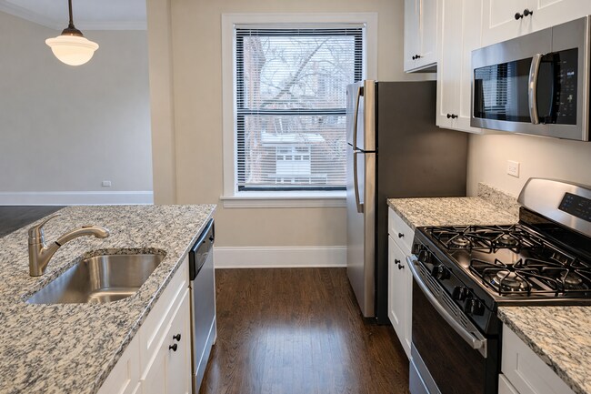 Photo - 1360 E 52nd St