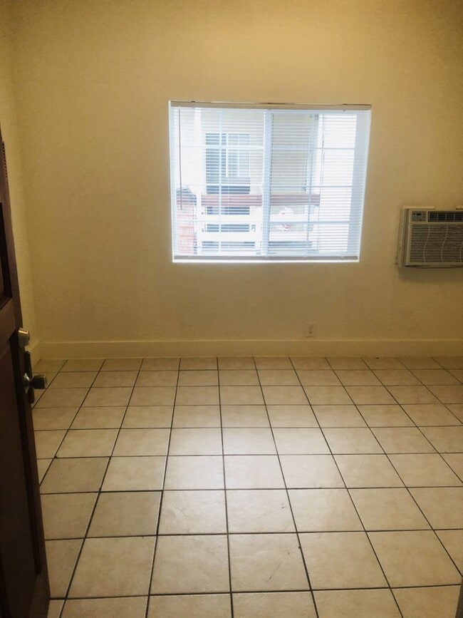 Photo - 1550 Montgomery St Unidad 1