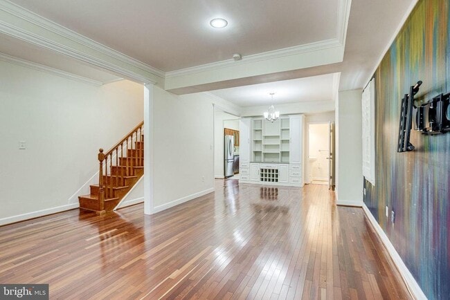 Photo - 595 Columbia Rd NW