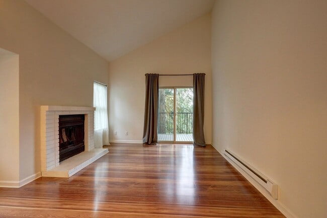 Photo - Large 2 Story Condo Available in Perfect Redmond Location! Unit 31C